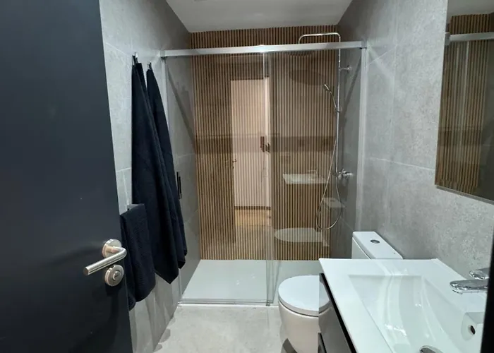 Oasis Pavia 15 *