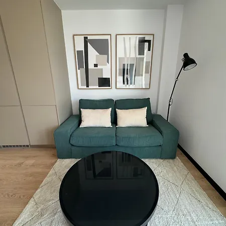 Oasis Pavia 15 דירה *