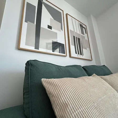 Oasis Pavia 15 דירה